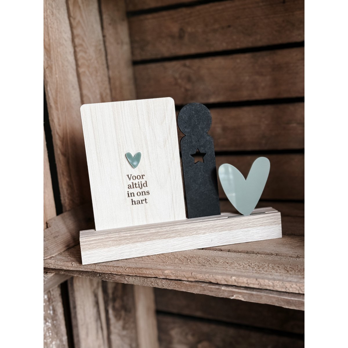 Uithout gesneden : houten raampje met acryl - voor altijd in ons hart