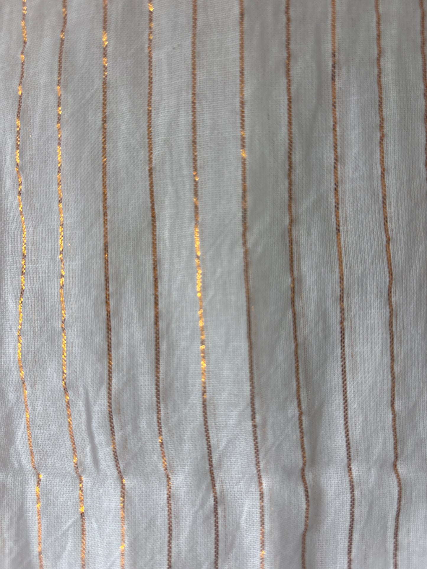 Zomersjaal : wit met rosé gouden streep