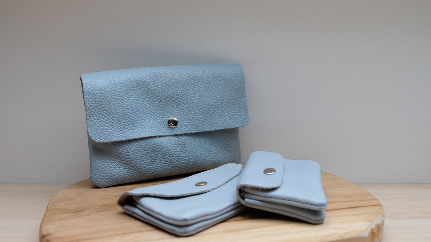 Schoudertas : lederen handtasje/clutch - licht blauw