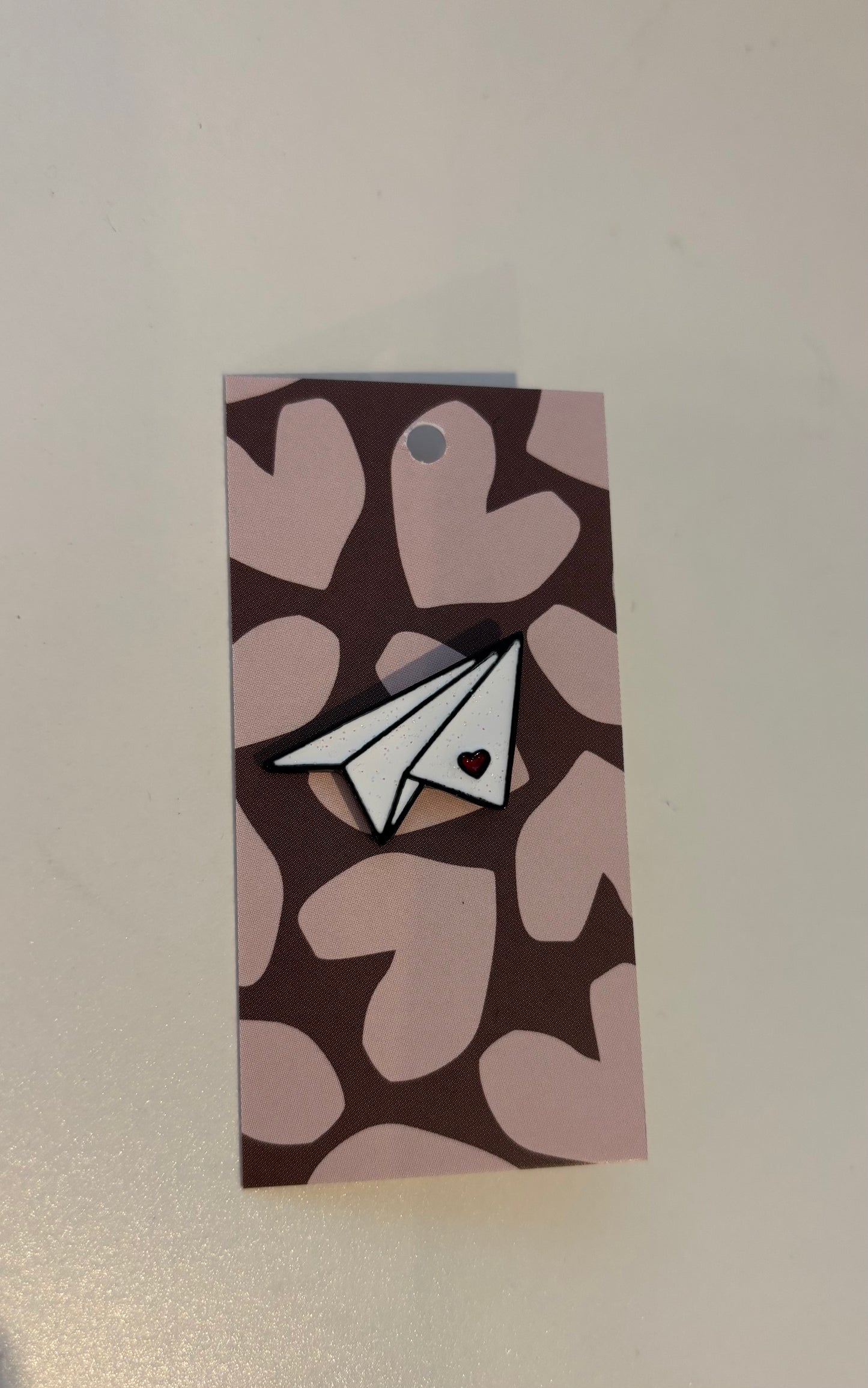 Pin : papieren vliegtuigje