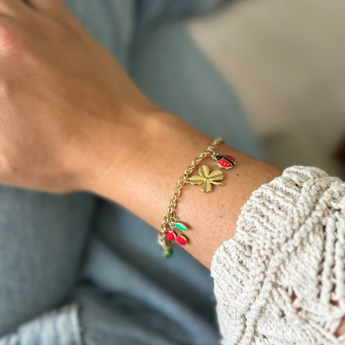bedelarmband : aardbei - goud