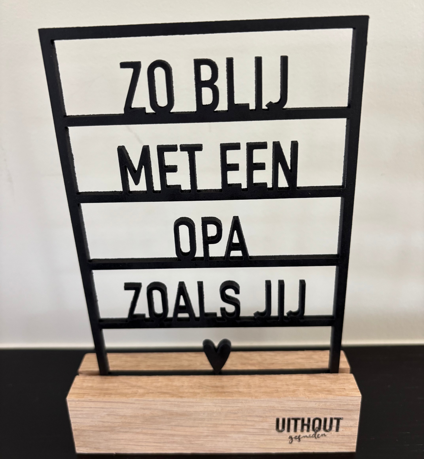 Uithout gesneden : raampje - zo blij met een opa als jij .