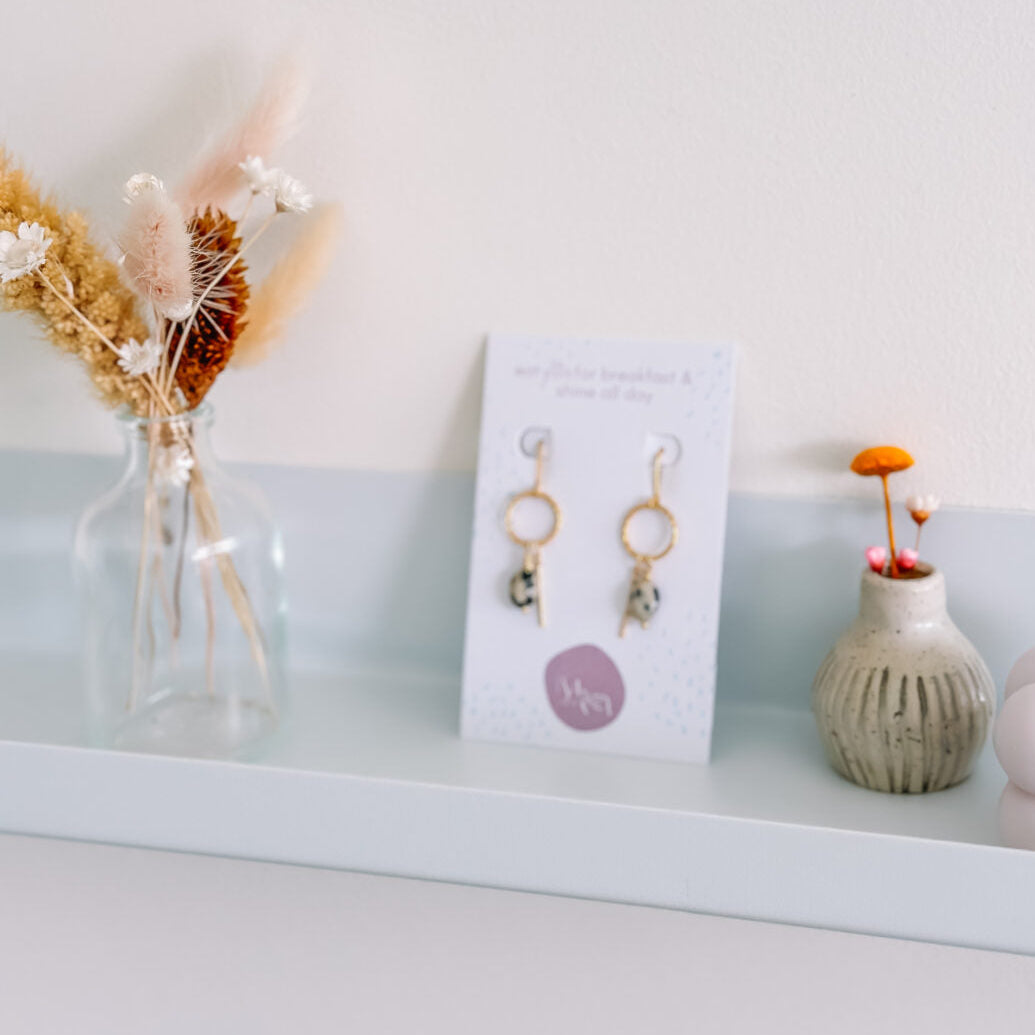 Isa & roza : oorbellen met ringetje en halfedelsteentjes