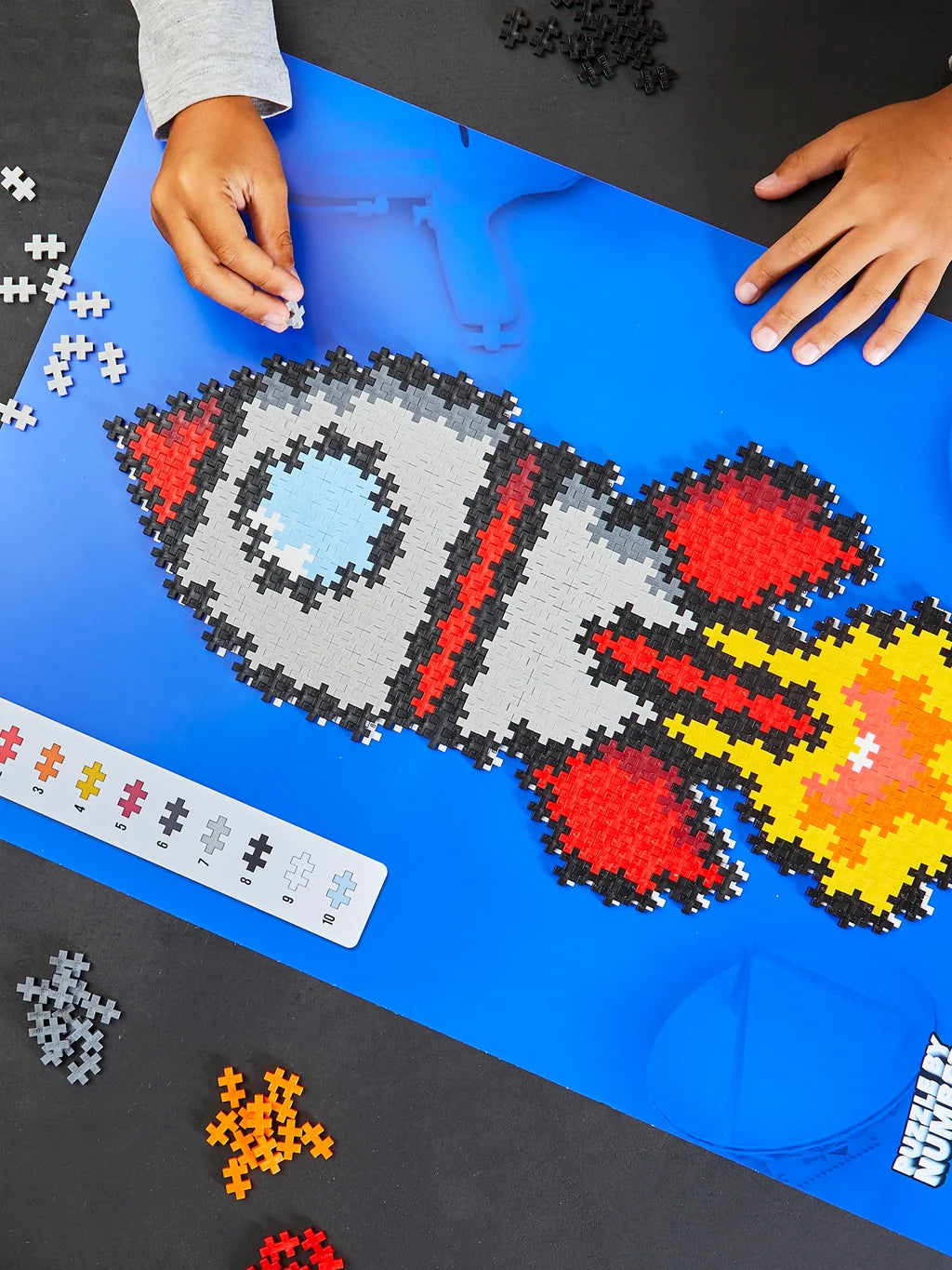 Plus plus : puzzelen op nummer - raket