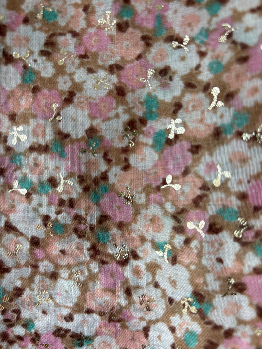 Zomersjaal : bloemenprint - roze/ gouden blaadjes