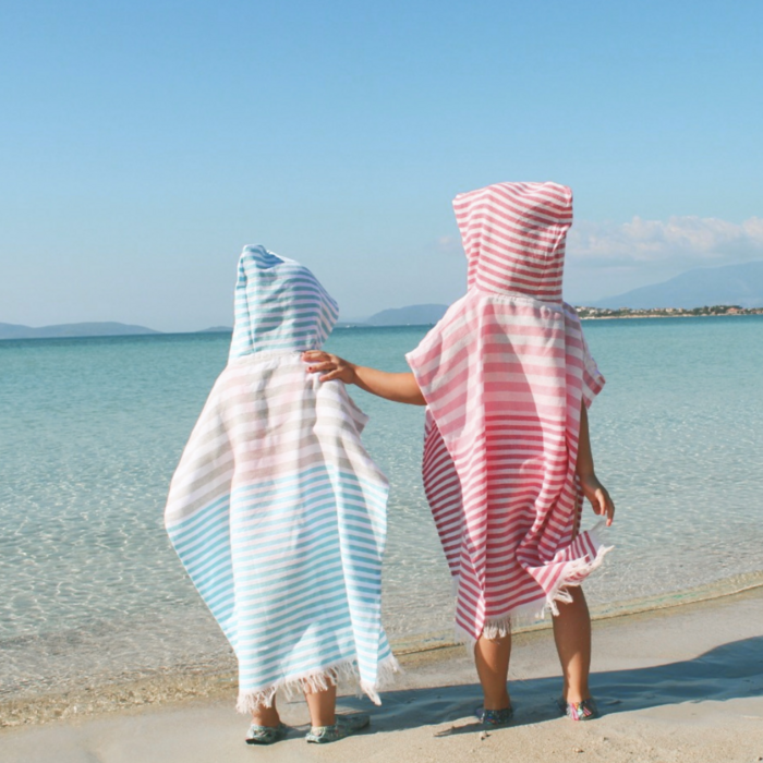 Towel to go : kinderponcho in geschenkdoos - roze