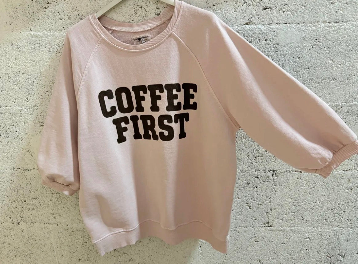 April vintage : sweater coffee first - pastel roze