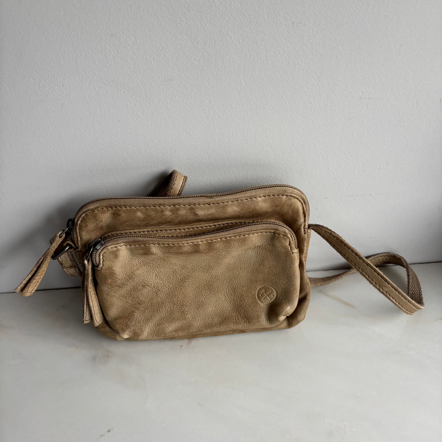 Hide & stitches : kleine lederen schoudertas