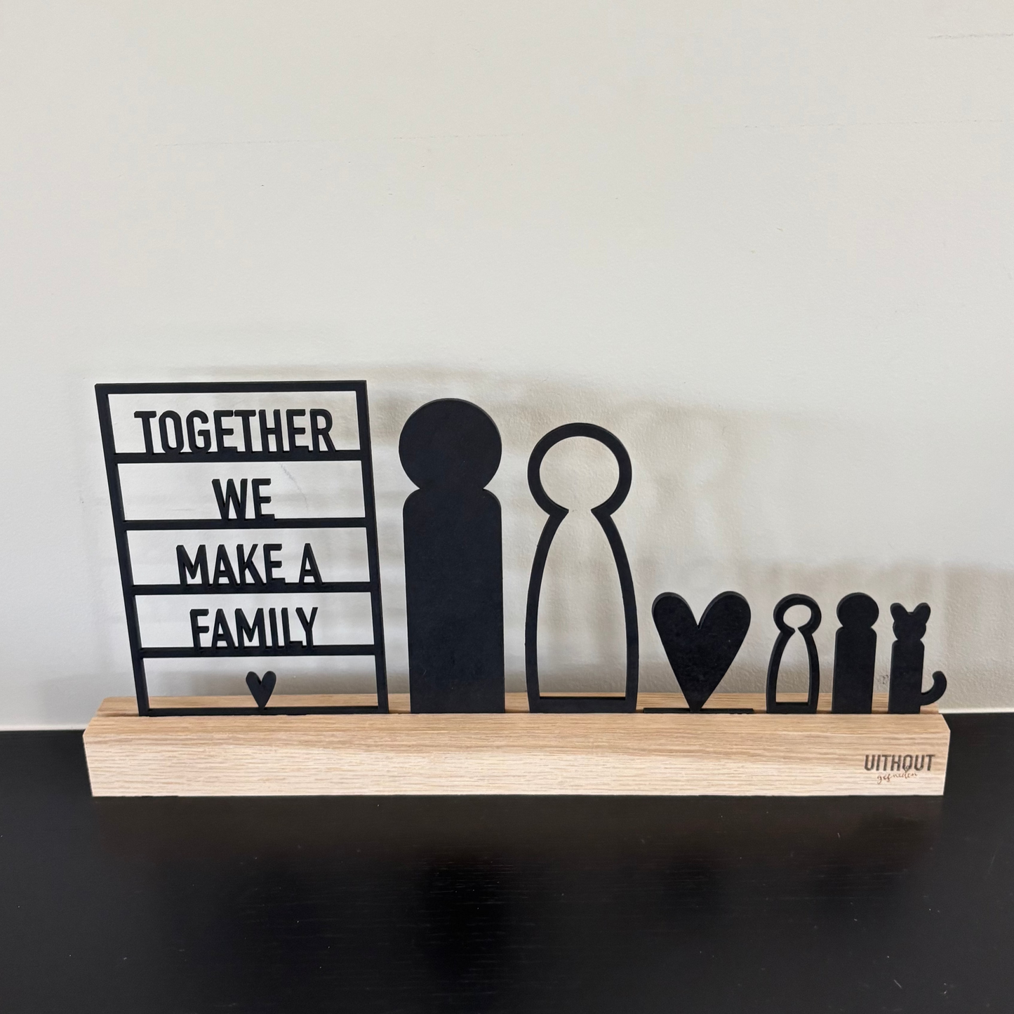 Uithout gesneden : raampje - together we make a family