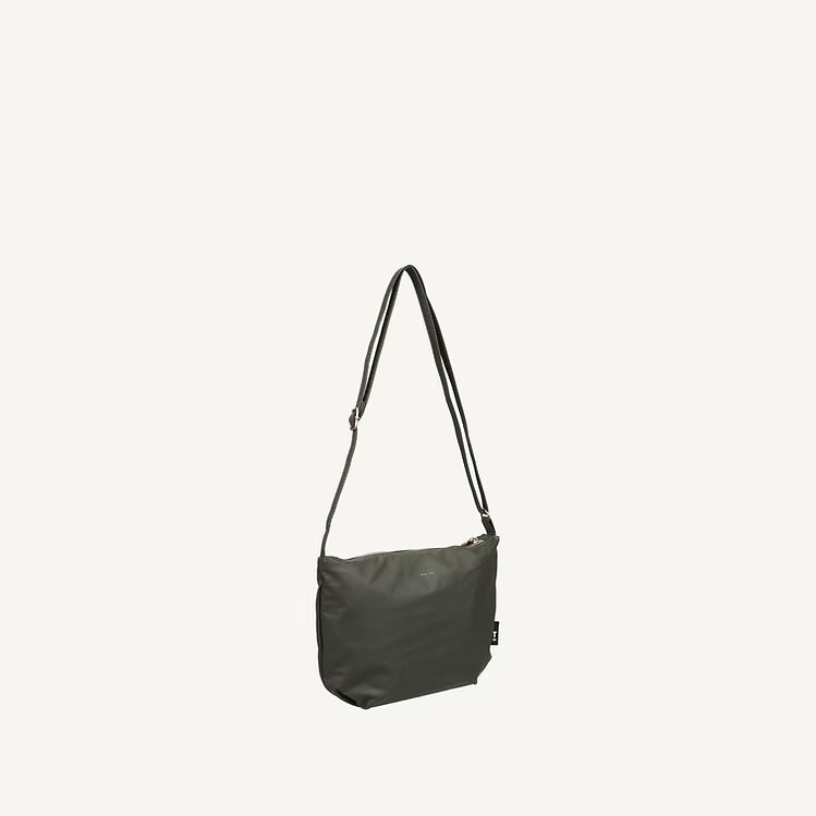 Tinne + Mia : cross body feel good baggy - olive night